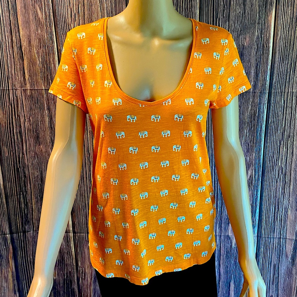 Banana Republic size small orange and white elephant boho print t shirt